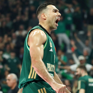 Το σλάλομ του αρχηγού: Ο Σλούκας ελίσσεται και διαλύει την άμυνα της Χάποελ (video)