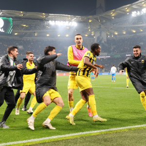 «Τρελάθηκε» και η «L'Equipe» με την πρόκριση της ΑΕΚ - «Η πιο δραματική τροπή της βραδιάς»