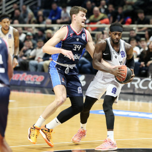 Η στιγμή της επιστροφής: Ο Μπέβερλι με τον ΠΑΟΚ έπαιξε ξανά στην Ελλάδα μετά από 16 χρόνια (video)