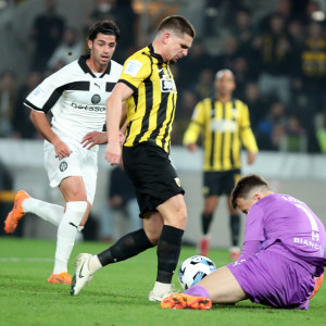 Το γκολ της ΑΕΚ που ακυρώθηκε για φάουλ του Μάριν (video)