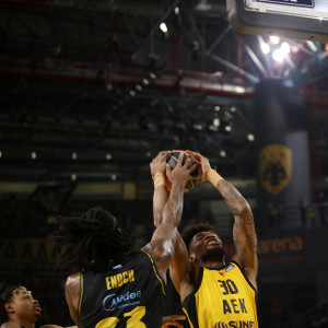 Επιβλητική τάπα του Ίνοχ επάνω στον Κρις Σίλβα (video)