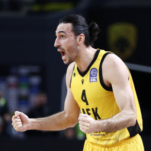 Ο Δημήτρης Κατσίβελης στο Athletiko: «Η νίκη είναι οδηγός για το 2026, θέλουμε τον κόσμο της ΑΕΚ μαζί μας»