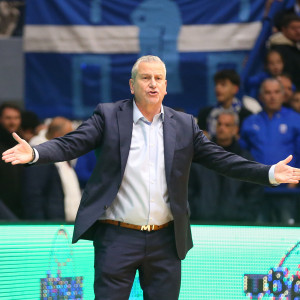 Ξεκάθαρος ο Ηλίας Ζούρος μετά τη βαριά ήττα του Πανιωνίου από τον Ηρακλή: «Δηλώνω την παραίτησή μου»