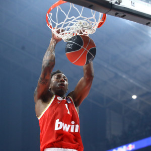 Γιατί μία υπερπλήρης ομάδα όπως η Εφές επέλεξε τον Σέιμπεν Λι του Ολυμπιακού