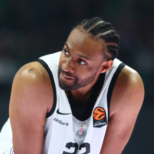 Ασυμμάζευτος Πάρκερ: Πριν «αρπαχθεί» με φίλαθλο, τσακώθηκε με τον προπονητή του