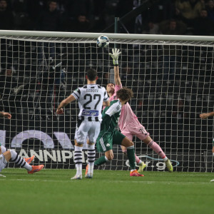 Τρομερό δοκάρι για τον ΠΑΟΚ σε σουτ του Οζντόεφ (video)