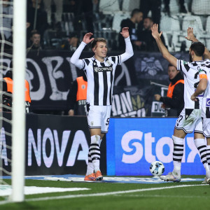 Με καρφωτή κεφαλιά ο Μύθου το 2-0 για τον ΠΑΟΚ (video)