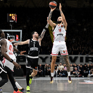 Στο τέλος «έψαλε» κάλαντα ο Ολυμπιακός στην Μπολόνια!