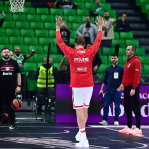 Ο Βεζένκοφ σουτάρει βολές στο ζέσταμα και ο κόσμος του Παναθηναϊκού τον... αποθέωσε