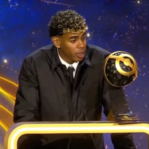 Η ατάκα του Γιαμάλ που εντυπωσίασε τον Κριστιάνο: «Θέλω να χτίσω τη δική μου καριέρα όπως εκείνος»