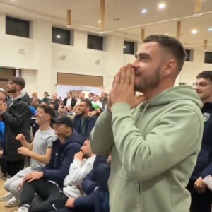 Η επική αντίδραση των παικτών της ερασιτεχνικής Μπαγέ όταν έμαθαν πως κληρώθηκαν με τη Μαρσέιγ (video)