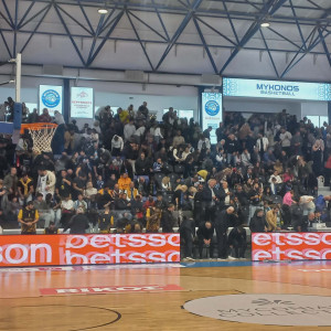 Στο πλευρό της ΑΕΚ ο κόσμος της και στη Μύκονο