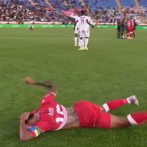 Κλάματα και ξέσπασμα στο χορτάρι μετά την ήττα της Ισημερινής Γουινέας (video)