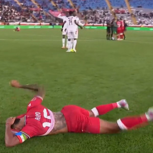 Κλάματα και ξέσπασμα στο χορτάρι μετά την ήττα της Ισημερινής Γουινέας (video)