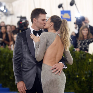 Η ζωή μετά τη Ζιζέλ: Ο Μπρέιντι έκανε Πρωτοχρονιά με 25χρονη καλλονή και πρώην κοπέλα συμπαίκτη του