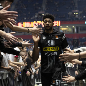 Η Παρτίζαν σκέφτεται την επιστροφή του Καμπόκλο - Πως επηρεάζει αυτό την υπόθεση Ταϊρίκ Τζόουνς