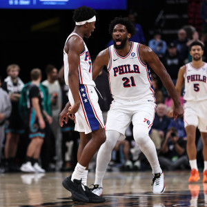 «Χάλασαν» τα γενέθλια ΛεΜπρόν οι Πίστονς - Ήρωας Ετζεκόμπε για τους Σίξερς κόντρα στους Γκρίζλις