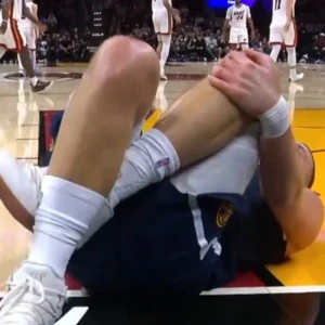 Αγωνία στους Νάγκετς για τον Γιόκιτς - Αποχώρησε κουτσαίνοντας! (video)