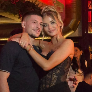 Κιτρινόμαυρα γενέθλια για τον Γιόβιτς: Έσβησε κεράκια σε τούρτα της ΑΕΚ (video)