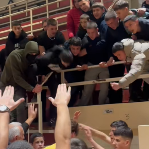 Σοκ σε ματς ακαδημιών στο Μαυροβούνιο: Φτυσίματα και αντικείμενα σε παίκτες από παιδιά χούλιγκαν (video)