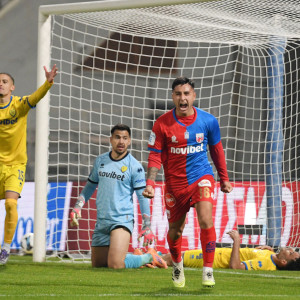 Με κορυφαίο τον Σιαμπάνη ο Βόλος νίκησε δύσκολα τον Παναιτωλικό και πάτησε ξανά στην 5η θέση