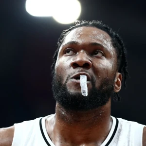 Φερνάντο για Τζόουνς: «Πρώτη φορά ακούω κάτι περί αποχώρησής του»