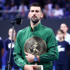 Ο Τζόκοβιτς ευχήθηκε καλά Χριστούγεννα σε πέντε γλώσσες και καμία δεν ήταν η μητρική του (video)