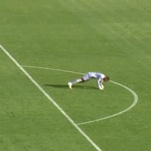 Τερματοφύλακας στο Africa Cup κατέρρευσε στον αγωνιστικό χώρο (video)