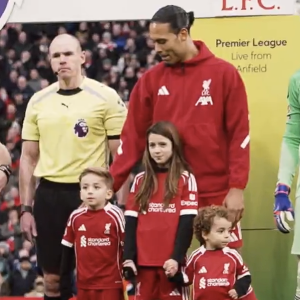 «Ραγίζει» καρδιές το βίντεο της Λίβερπουλ με τα παιδιά του Ζότα στο «Άνφιλντ» (video)