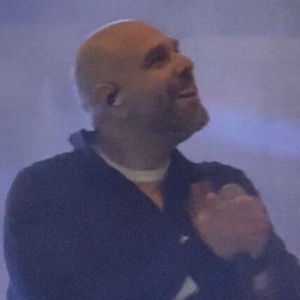 Τρέλα με Stavento που οργάνωσε εξέδρα στη γιορτή της Νέας Φιλαδέλφειας: «Εσύ, εσύ της μοίρας μου γραφτό…» (video)