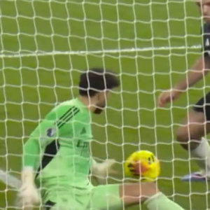 Ο Ράγια έκανε μυθική απόκρουση κόντρα στην Άστον Βίλα και η Premier League τον αποθεώνει (video)