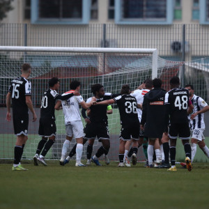 Μεγάλη ένταση στο ΠΑΟΚ Β - Ηρακλής με αποβολές, πιάστηκαν στα χέρια οι παίκτες! (video)