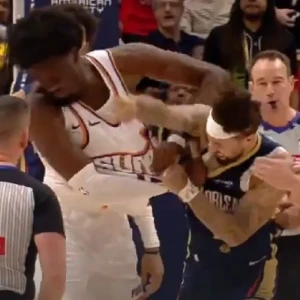 Μπουνιές ανάμεσα στον Χοσέ Αλβαράδο και τον Μαρκ Γουίλιαμς (video)