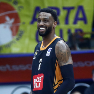 Ο Προμηθέας θέλει να κρατήσει τον Χάμοντς