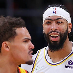 Αντονι Ντέιβις ή Τρέι Γιανγκ; Οι φήμες για ανταλλαγή οργιάζουν και οι Μπακς... παρακολουθούν