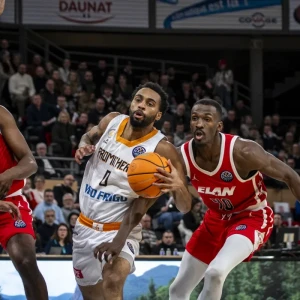 Ήττα του Προμηθέα στη Γαλλία