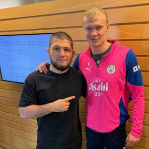 Ο Χάαλαντ «πρόδωσε» κατά λάθος το μήνυμα που υπάρχει στα αποδυτήρια της Μάντσεστερ Σίτι (photo)