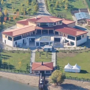 Μιας και μένει στην Αθήνα ο Τζόκοβιτς νοικιάζει τη βίλα του στη Σερβία - Πόσα ζητάει για μια βραδιά