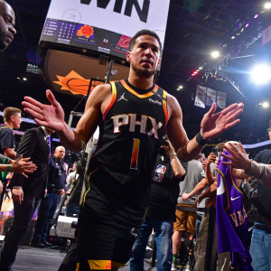 Γκριν και Μπούκερ οδήγησαν τους Σανς στη νίκη επί των Κλίπερς