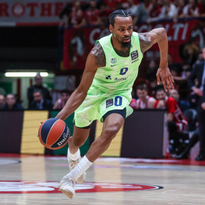 Πάντερ για τη χειρονομία σε οπαδούς του Ερ. Αστέρα: «Δεν ακούτε τι μου φώναζαν» (video)