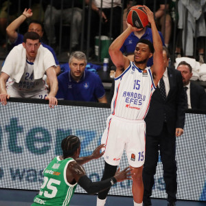 «Μέσα» Ντόζιερ, Πουαριέ και Οσμανί για το Game 5 της Εφές με Παναθηναϊκό
