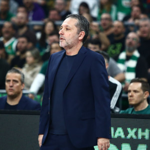 Σερέλης στο Athletiko: «Ευκαιρία να τελειώσουμε τη σειρά με την άμυνά μας - Σημαντικός ο Ντίνος»