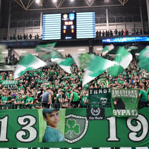 Γέμισε το πέταλο της «13» μια ώρα πριν από το Game 5, τρελά του κόσμου του Παναθηναϊκού (video)