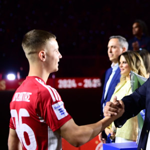 Αποθέωση για Μουζακίτη: «Μοιάζει με τον Βεράτι - Ο Μαρινάκης δύσκολα θα τον αφήσει να φύγει, αλλά...»