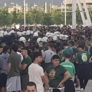 Λαοθάλασσα μέσα και έξω από το ΟΑΚΑ περίπου 2 ώρες πριν το τζάμπολ (videos)