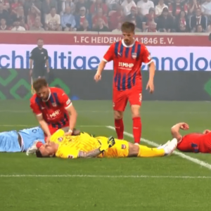 Σοκαριστικός τραυματισμός στη Bundesliga - Γύρισε η γλώσσα του τερματοφύλακα και κατέρρευσε (video)