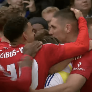 Συνεχίζεται η «μάχη» για τα αστέρια στην Premier League - Το πρόγραμμα και η βαθμολογία