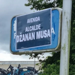 O Μούσα έγινε... δρόμος στο Λούγκο: Οι οπαδοί της Μπρέογκαν τον υποδέχθηκαν με τιμές Δημάρχου