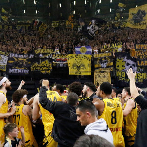 Η ΑΕΚ Betsson μπορεί να φτάσει στο ανέφικτο μόνο με τον έκτο παίκτη στο πλευρό της