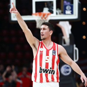 «Larry 4 the win»: Η ερώτηση στην οποία οι παίκτες του Ολυμπιακού απάντησαν... Λαρεντζάκης (video)